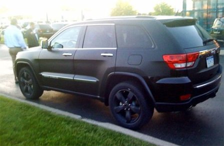 Появились шпионские фото внедорожника Jeep Grand Cherokee 2012 года