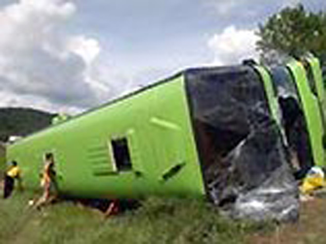 17 Russian passengers injured after bus overturns in NE China