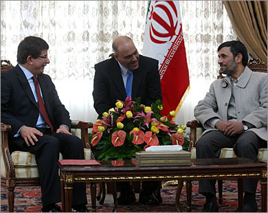 Ahmadinejad, Davutoglu discuss regional developments