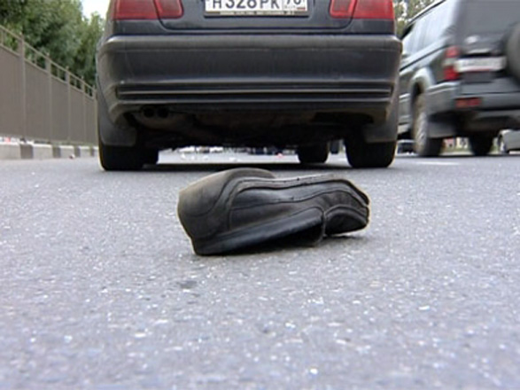 Машина сбила женщину с ребенком в Москве