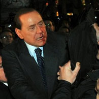Нападение совершено на Берлускони в Милане