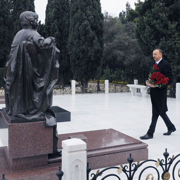 Azərbaycan Prezidenti Ümummilli lider Heydər Əliyevin memorialını ziyarət edib