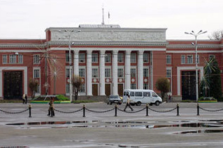 Спикер нижней палаты парламента Таджикистана принял мэра Тебриза