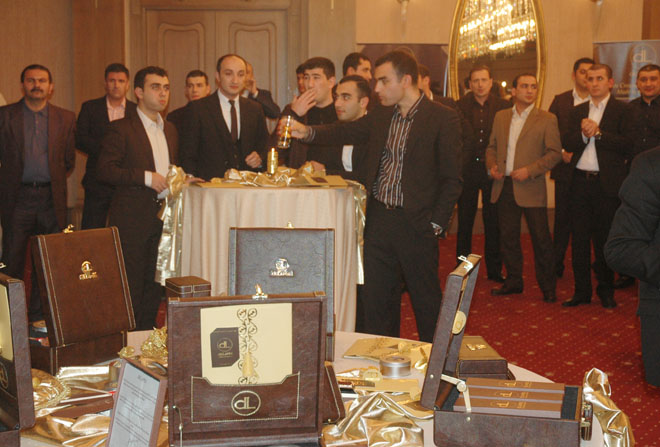 Такого Баку еще не видел! Супер золотая презентация DeLafée: Натаван Хабиби стала лицом компании (фотосессия)