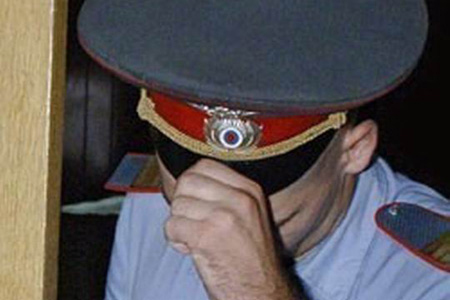 Сотрудник милиции, охранявший здание прокуратуры, застрелился в Астрахани