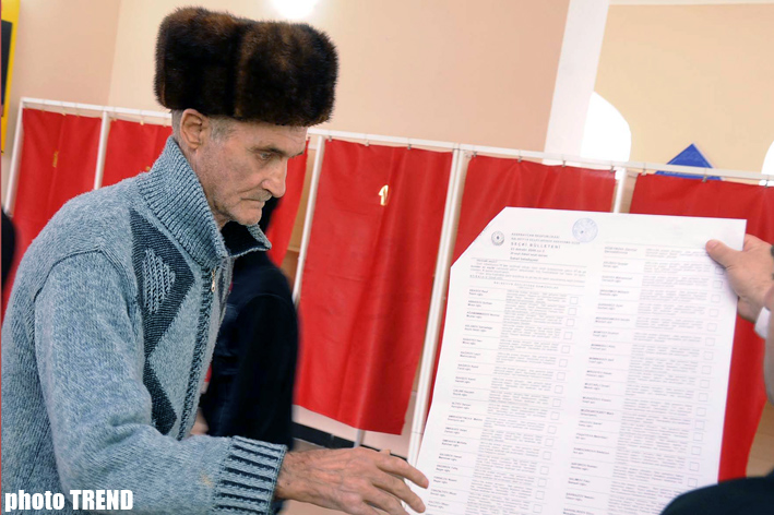 На юге Азербайджана к 15:00 проголосовало около 21-26 процентов избирателей