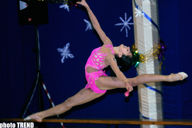 В Баку прошел новогодний бал гимнастики "Счастливое окончание года - 2009" (ФОТОСЕССИЯ)