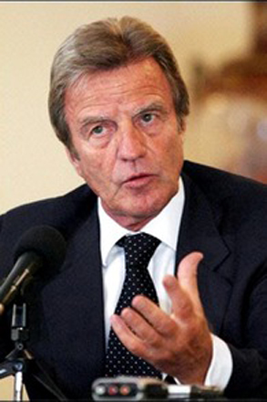 Kouchner: I almost quit over Roma deportations