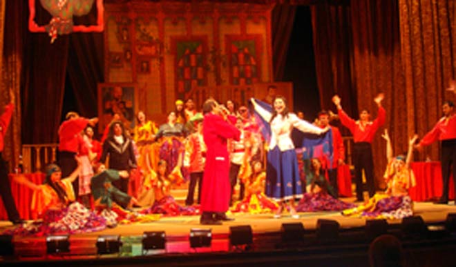 Азербайджанская версия известной оперетты в фотографиях (фотосессия)