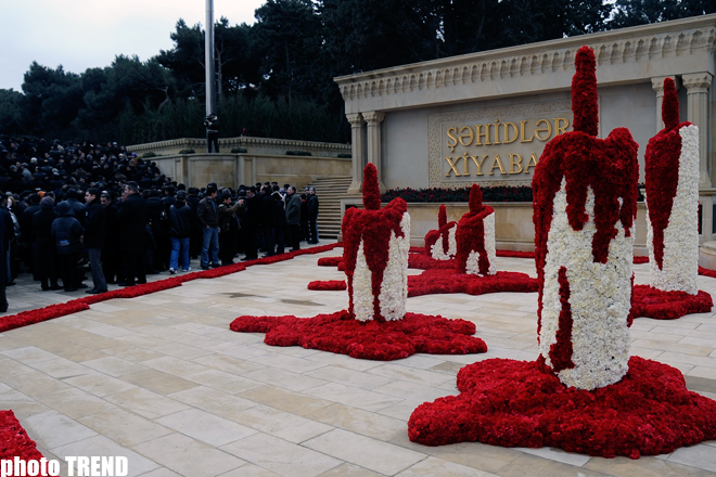 Azerbaijan's community marks twentieth anniversary of 20 January tragedy (PHOTOSESSION)