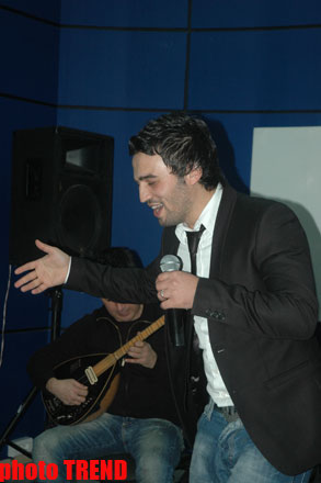 Праздничный драйв радиоведущего Кязыма Багирова с певцом Замигом (фотосессия)