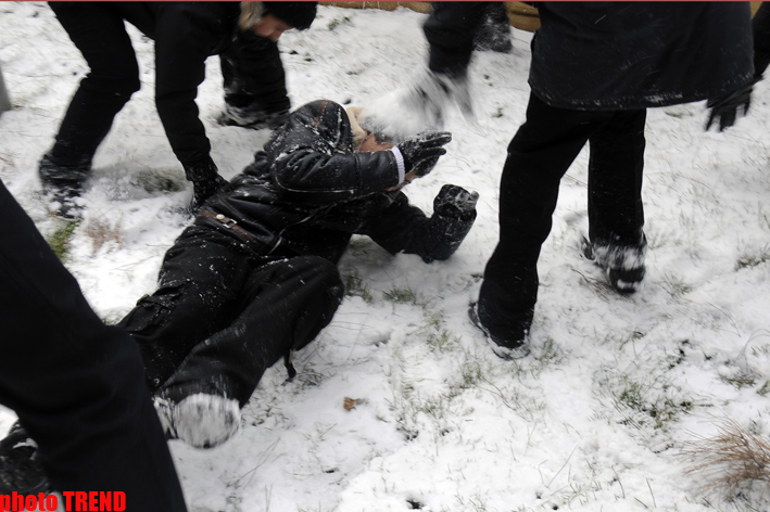 Snowfall in Baku (PHOTOSESSION)