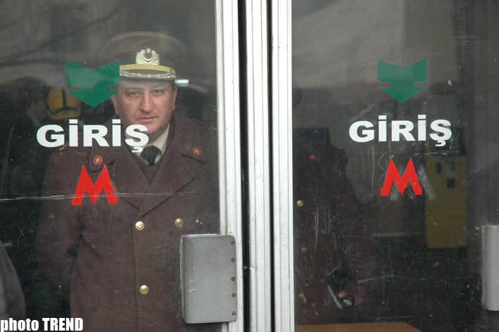 Взрывы в Москве усилили меры безопасности в бакинском метро