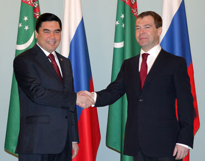 Turkmen, Russian presidents exchange invitations