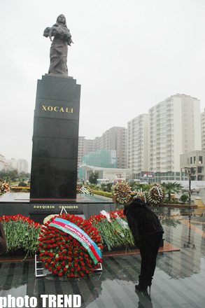 Ходжалинская трагедия – 18. 
Слезы Эльзы Сейиджахан смешались с каплями дождя (фотосессия)