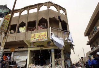 Не менее 13 человек погибли в результате тройного теракта на рынке в Ираке