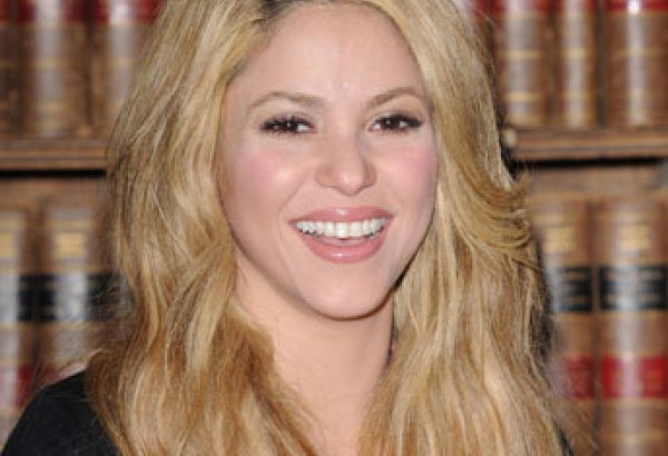 Singer Shakira splits from long-term boyfriend