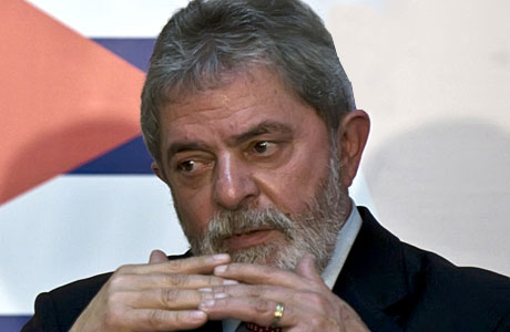 Brazil's ex-president Lula leads pre-election poll