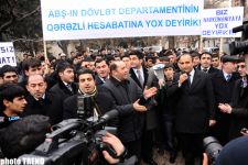 Azerbaijani students hold protest action in front of U.S embassy (PHOTO)