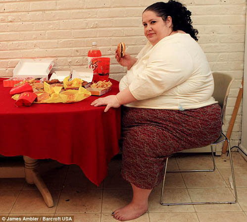 Самую толстую женщину в мире бросил возлюбленный (фото)