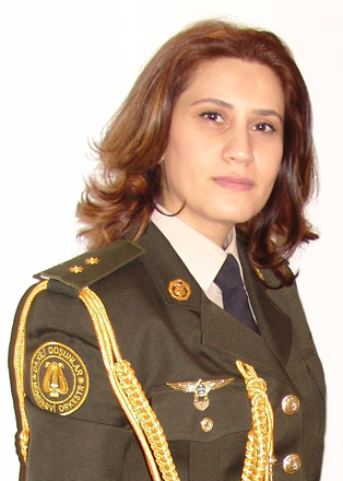 Artist Azerin given rank of lieutenant