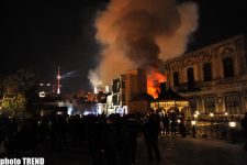 Heavy fire extinguished in residential building in the Inner Сity of Baku (PHOTO) - Gallery Thumbnail