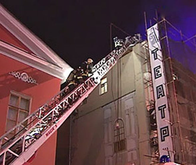 При пожаре в театре имени Станиславского пострадал один человек