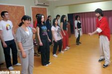 Первые уроки в бакинском "Unidance" даст танцор, работавший с Димой Биланом (фотосессия)