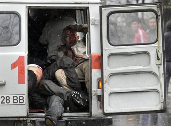 Десять человек ранены во время погромов в пригороде Бишкека - Минздрав
