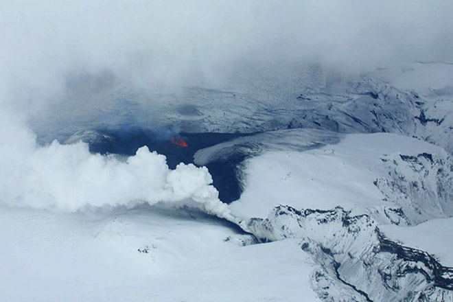 Угрожает ли извержение вулкана в Исландии Азербайджану? (фотосессия)