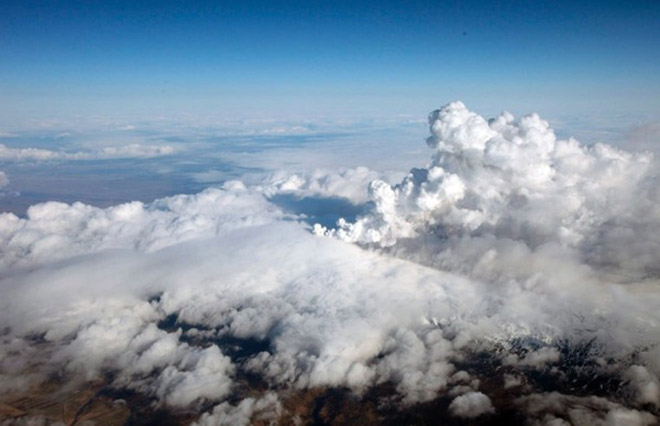 Облако вулканического пепла "перережет" Европу пополам - метеорологи
