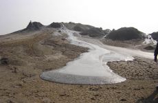 Geologist: Intensification of mud volcanoes in Azerbaijan is precursor of earthquakes (PHOTO)
