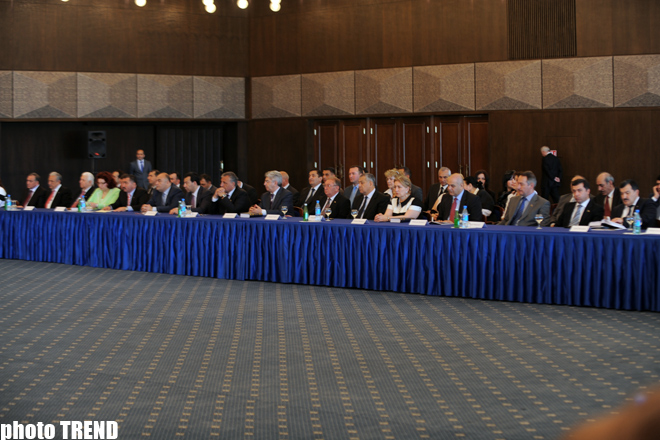 Правящая партия Азербайджана провела конференцию "Гейдар Алиев и азербайджанская модель развития"(ДОПОЛНЕНО) (ФОТО)