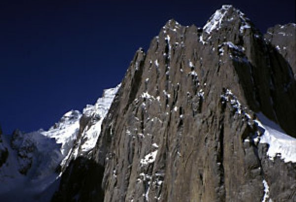 Азербайджанские альпинисты принимают участие в восхождении на Казбек