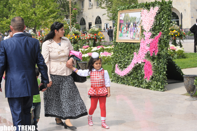 Праздник цветов в Баку (фотосессия)