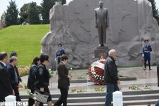 Общественность Азербайджана отмечает 87-ю годовщину со дня рождения Общенационального лидера Гейдара Алиева  - ФОТОСЕССИЯ (ДОПОЛНЕНО)