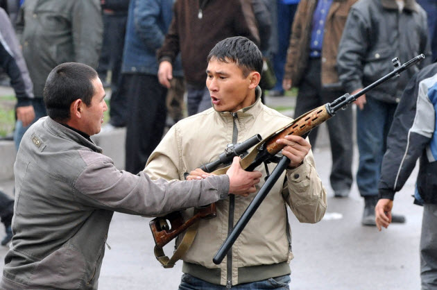 Число погибших на юге Киргизии составило 113 человек (ДОПОЛНЕНО)