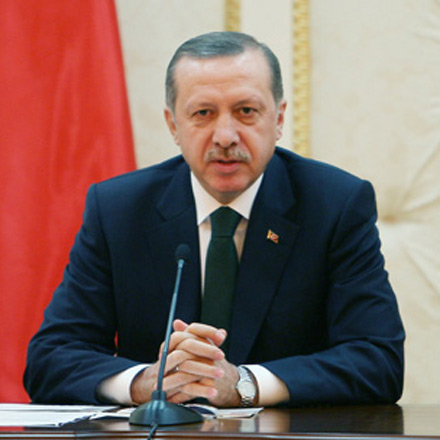 Türkiyənin Baş naziri hökuməti istefaya göndərdi