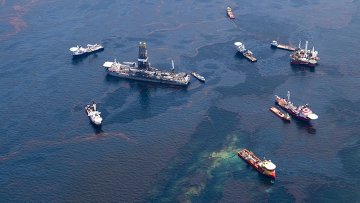 BP efforts to contain spill threatened by looming hurricane