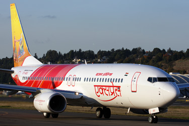 Air India uçağı Bakü'de acil iniş yaptı
