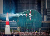 Воздушные соревнования на приз Red Bull в Нью-Йорке и Рио-де-Жанейро (фотосессия)