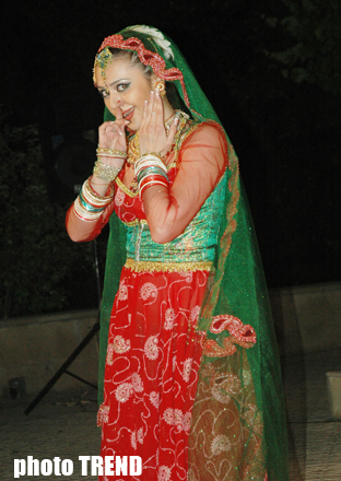Индийская мимика танцовщицы и гинеколога Оксаны Расуловой (фотосессия)