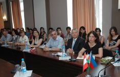 В четверг подписан договор об открытии австрийской библиотеки в Баку (ФОТО)