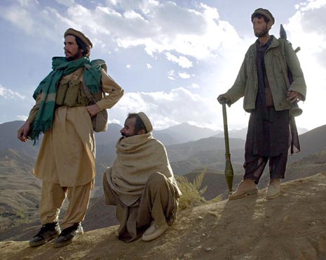 "Taliban"ın hücumu: 7 polis ölüb