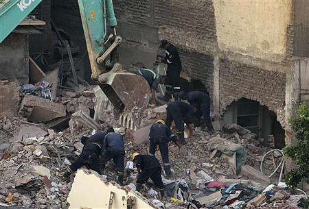 3 killed in house collapse north of Cairo