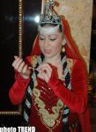Косички танцовщицы Фатимы стали для нее настоящей головной болью (фотосессия)