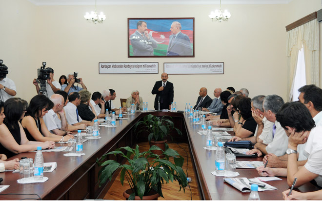Министерство культуры и туризма Азербайджана наградило журналистов (фотосессия)