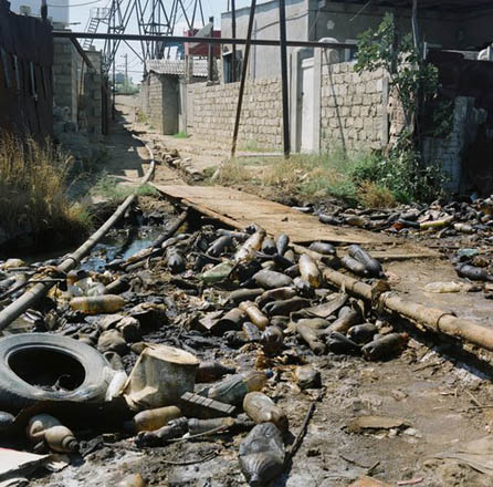 В пригородах Баку мусорная вакханалия (фотосессия)