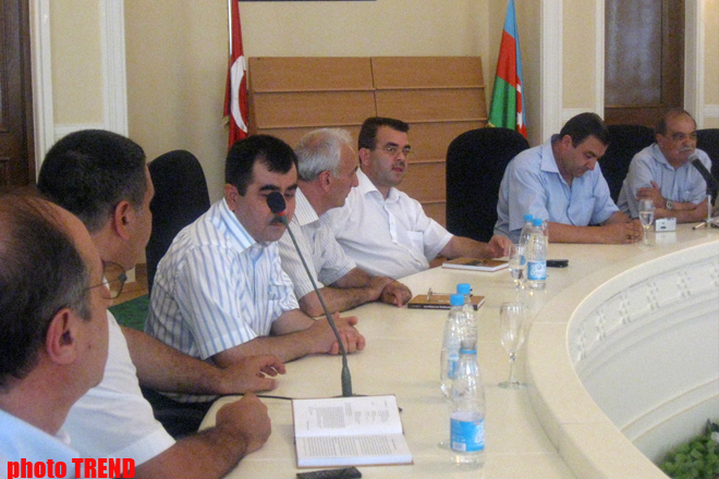 Состоялась презентация книги, посвященной истории азербайджанской прессы (ФОТО)