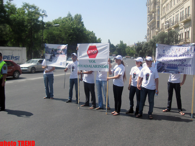 Rally on traffic rules held in Azerbaijan (PHOTO)